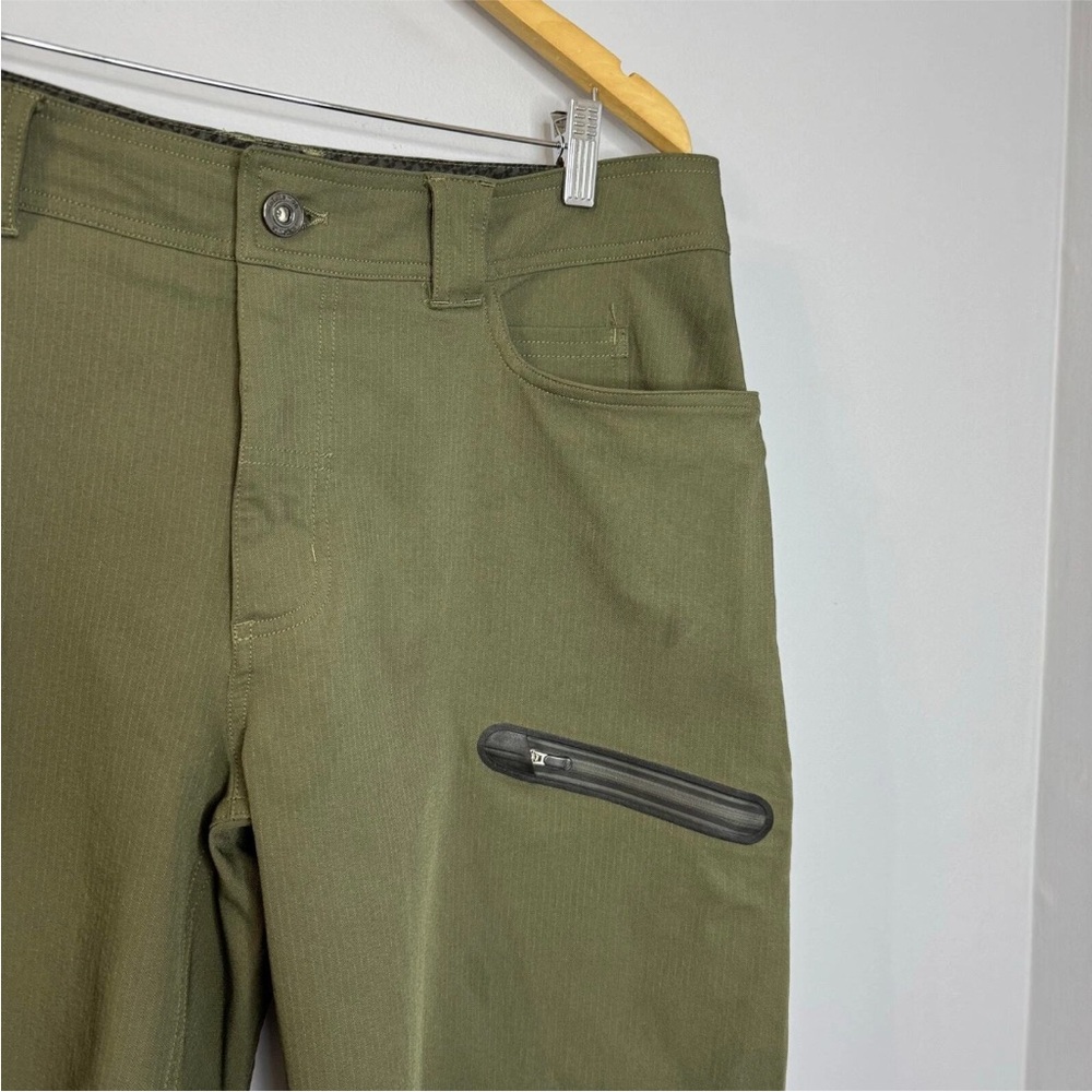 Lululemon Men's Olive Commuter Shorts - Picture 3 of 9